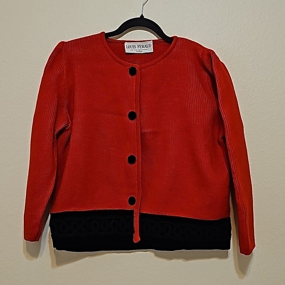 Louis Feraud Paris vintage cardigan size medium.‎